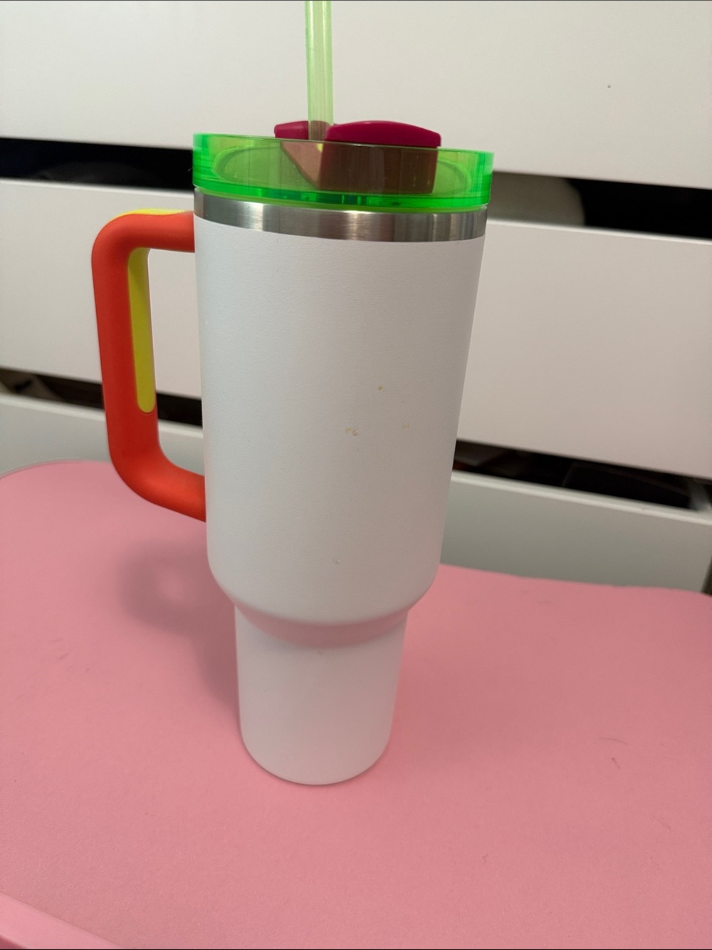 Stanley Neon 40oz - Picture 2 of 5